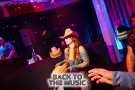 Tom Wenig   Villa 25 Back To The Music   0105
